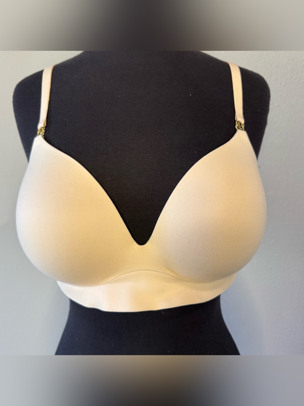 Victoria’s Secret Love Cloud Wireless Push-Up Bra 36D Nude Gold VS